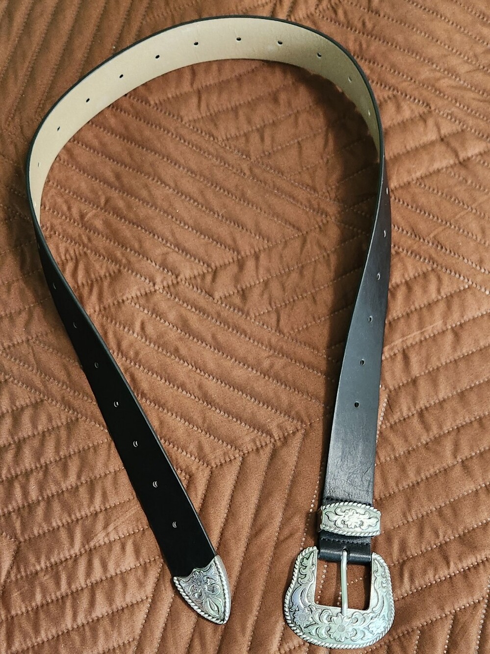 New York & Company Black and Silver Faux Leather Belt, Sz L/XL, Good Condition - Picture 7 of 7